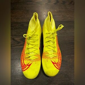 Women’s Nike Mercurial yellow Soccer Cleats size 7